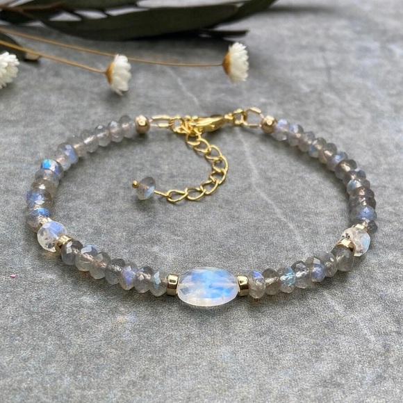 Lamora Jewelry Jewelry - Labradorite Moonstone Bracelet in 14k Gold Filled or Solid Sterling Silver